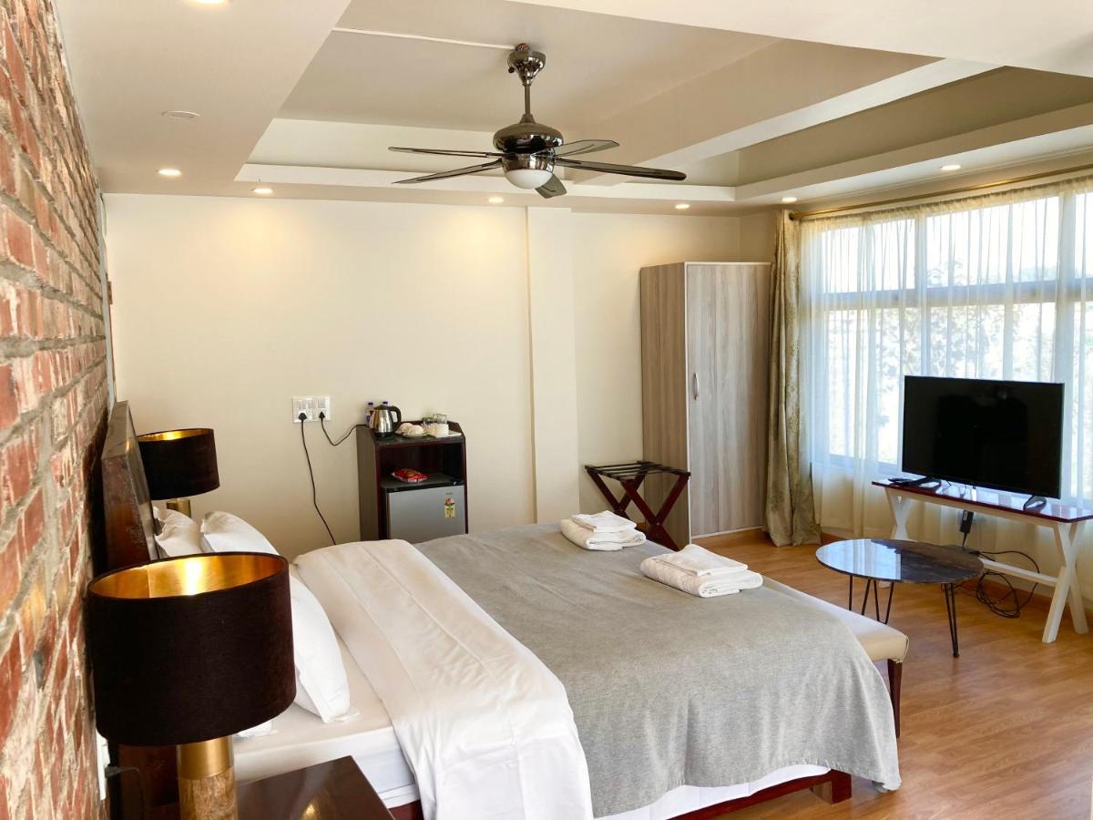 Shalom Farmhouse By The Hillside อิมฟัล ภายนอก รูปภาพ