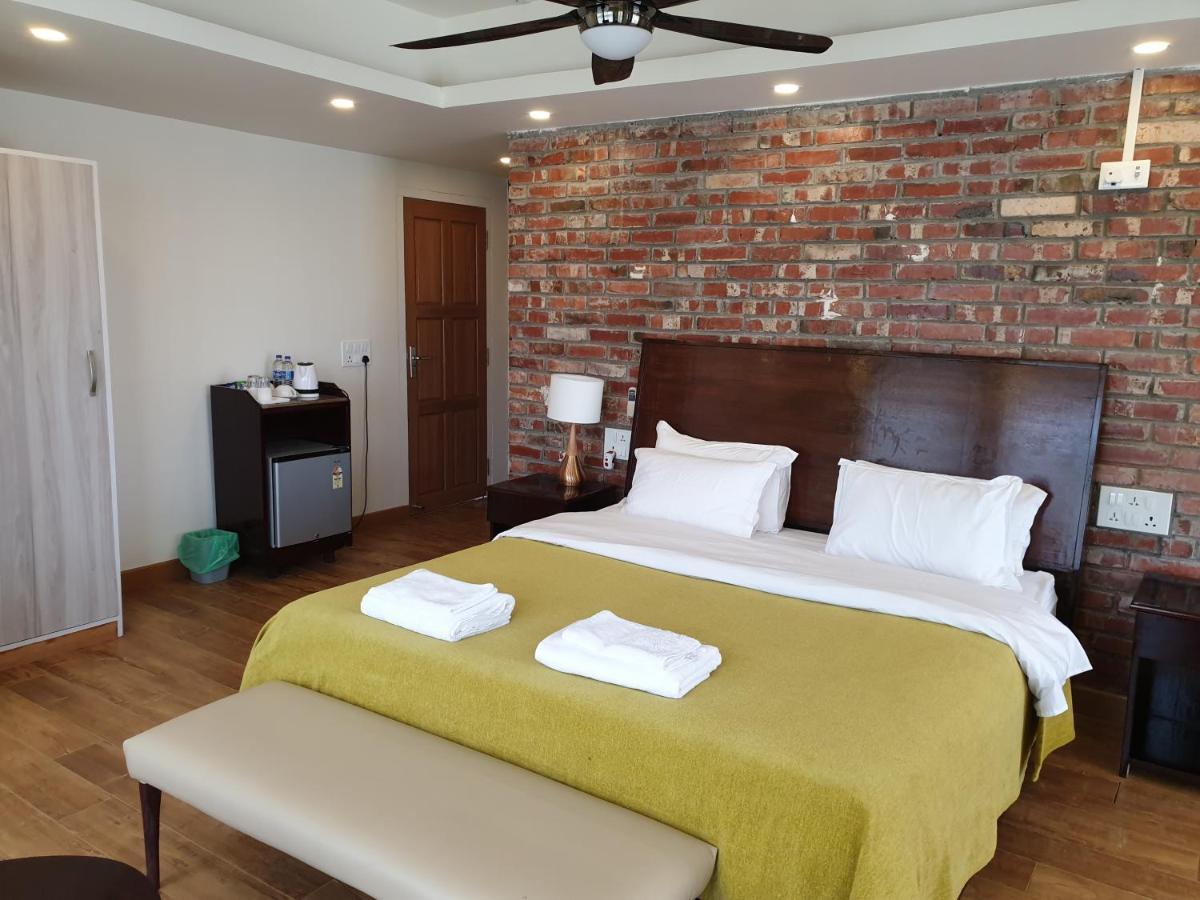 Shalom Farmhouse By The Hillside อิมฟัล ภายนอก รูปภาพ