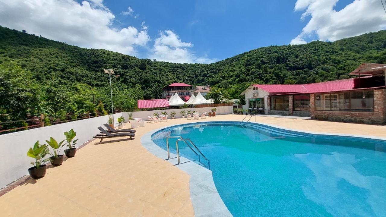 Shalom Farmhouse By The Hillside อิมฟัล ภายนอก รูปภาพ